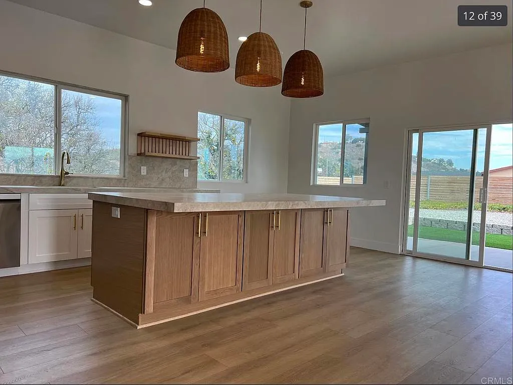 3 bed, 1500 sqft, $4,650 — Photo 4