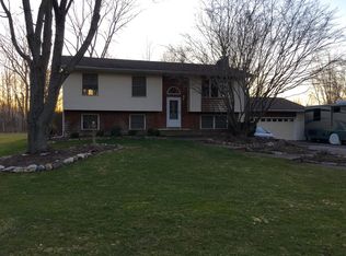 2486 Transit Rd, Newfane, NY 14108