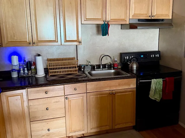 274 Washington Street — Photo 3