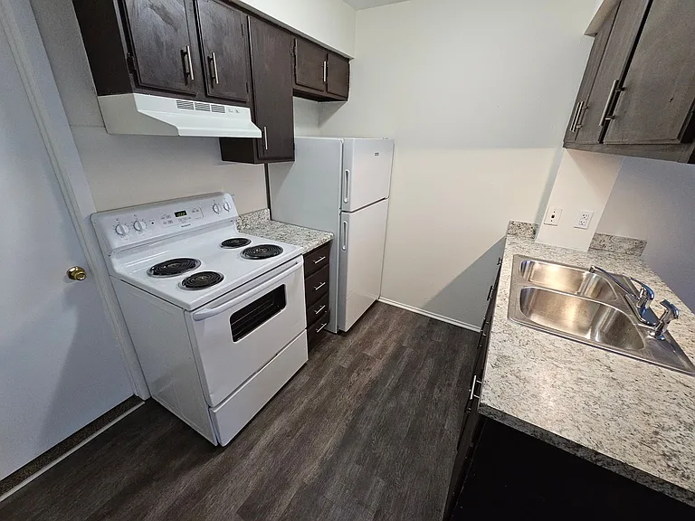 Tetherwood Apartments — Photo 15