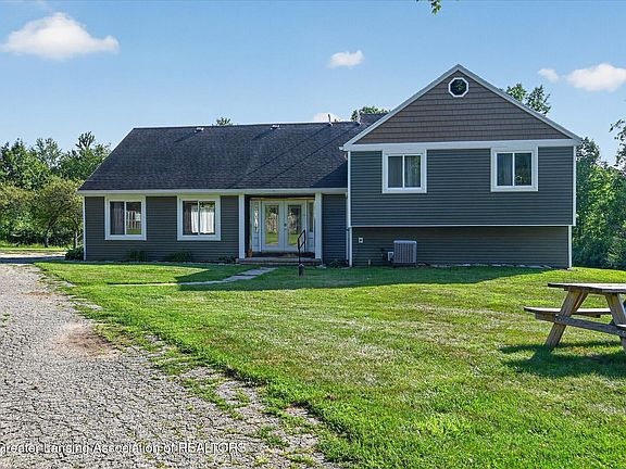 3rd image of 6086 Curtice Rd