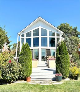 8871 Lakeview Dr, White Lake, MI, 48386