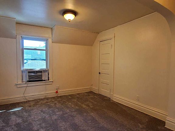 2nd image of 2118 Noyes St Floor 2