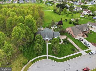 33 Warm Breeze Ct, Hanover, PA 17331
