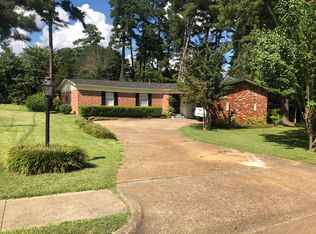 502 W Lakeview Cir, Clinton, MS 39056