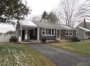 1 Lang Ave, Bristol, RI 02809