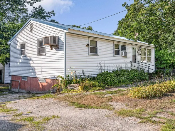 32 Lynn Street, Nashua, NH 03060