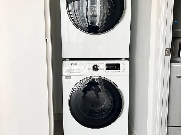 8 Cumberland St #3808 — Photo 7