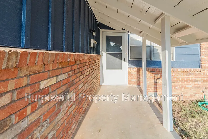 3 bed, 1.5 bath, 908 sqft, $1,275 — Photo 4