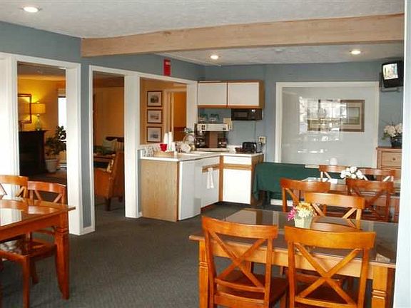 5th image of 101 Michigan Ave #106