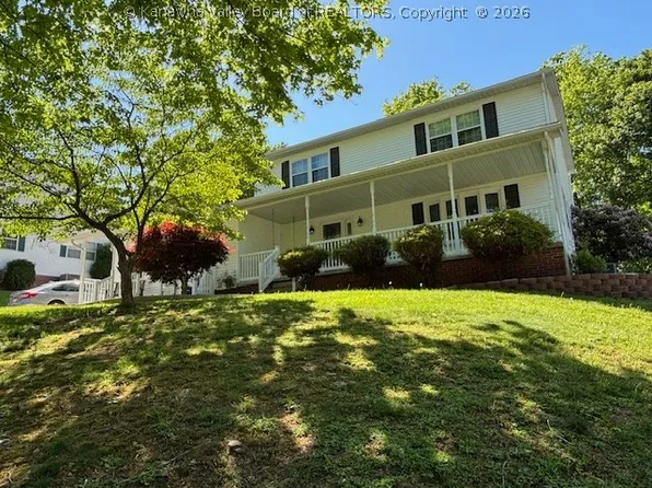 11 Monterey Ln, Cross Lanes, WV 25313