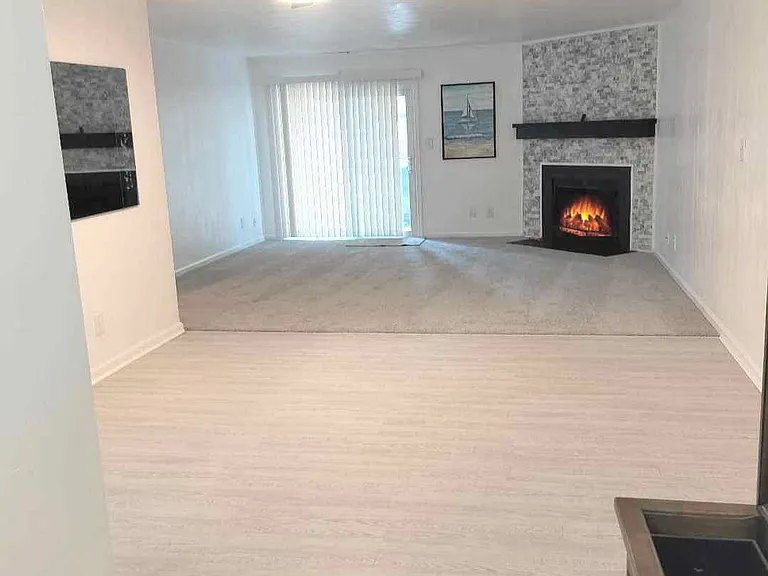 500 Barberton Dr — Photo 5