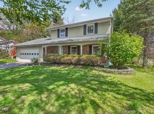 12 Carolanne Dr, Delmar, NY 12054