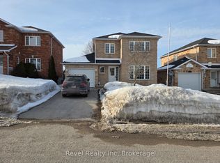 1026 Whitney Cres, Midland, ON L4R5N3