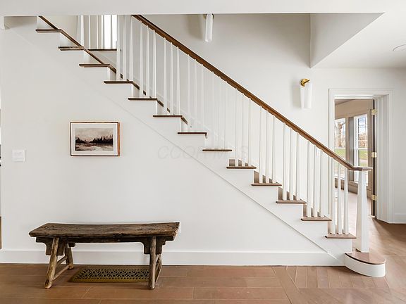 4th image of 1869 Tewksbury Rd