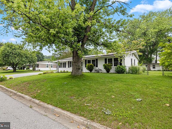 3rd image of 109 Denson Dr