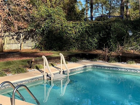 3rd image of 3810 Sedgefield Dr
