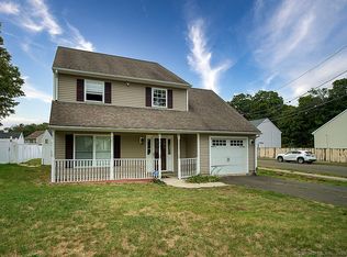 2 Victoria Ct, Hamden, CT 06514