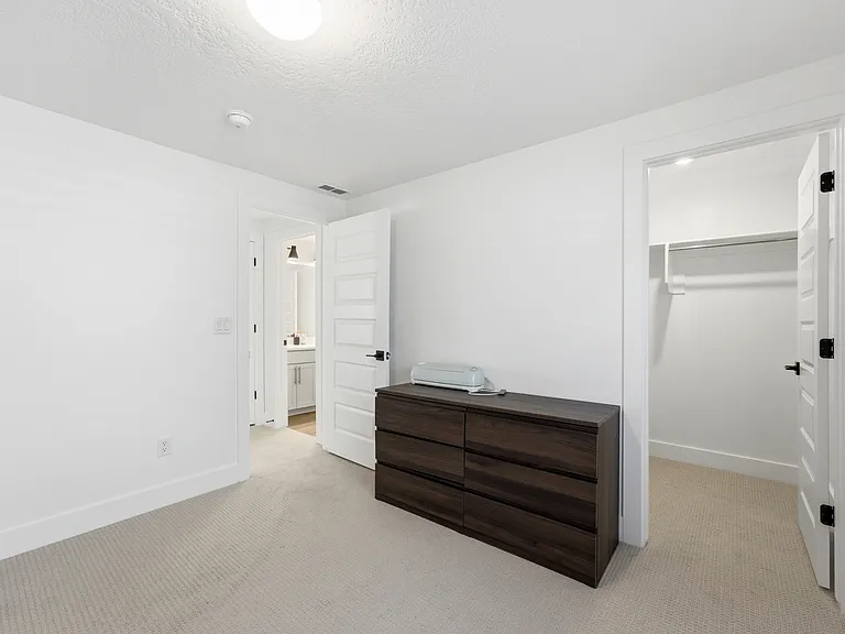 459 E Rimrock Ln — Photo 49