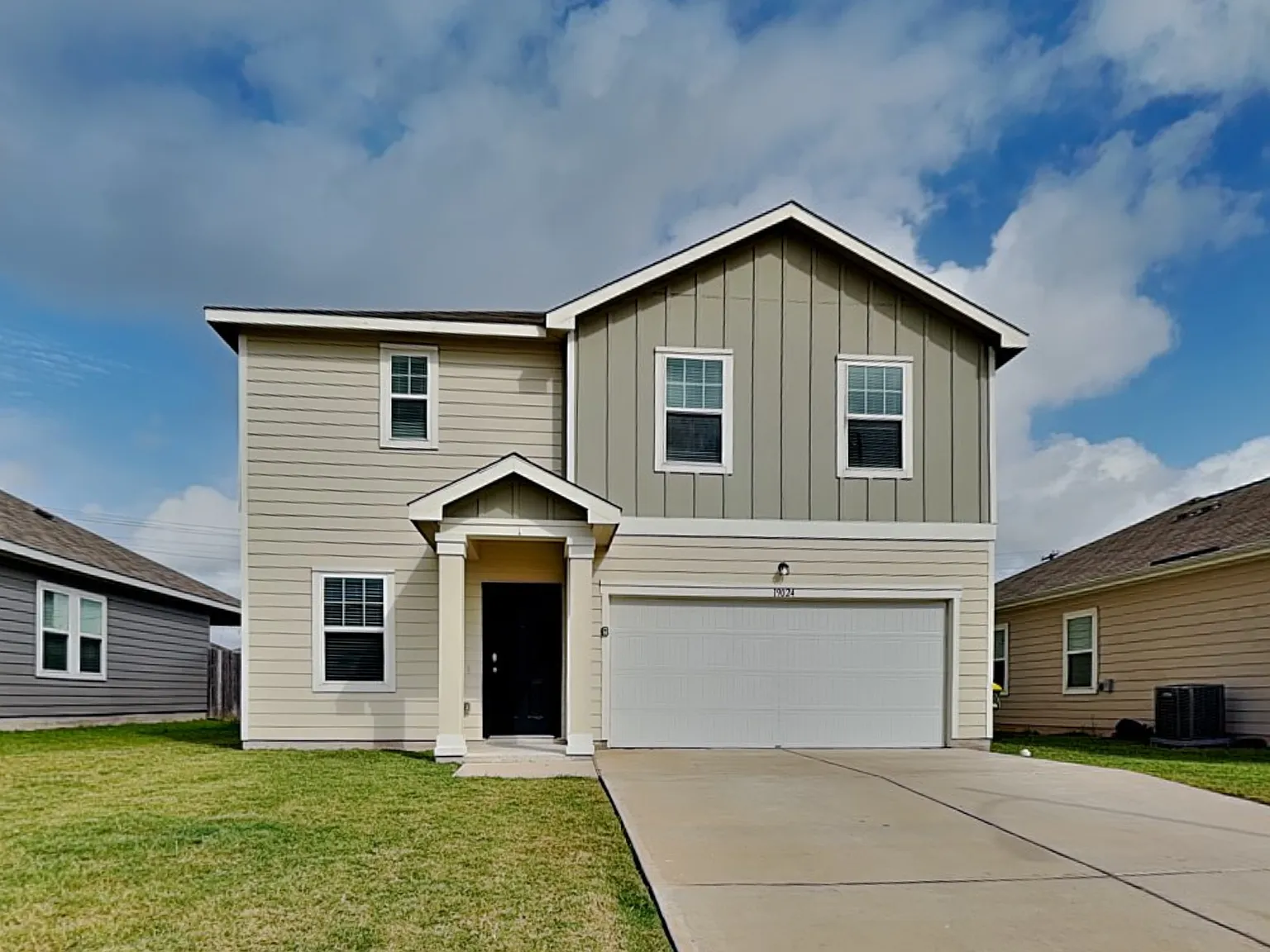 4 bed, 2.5 bath, 2338 sqft, $2,135 — Photo 1