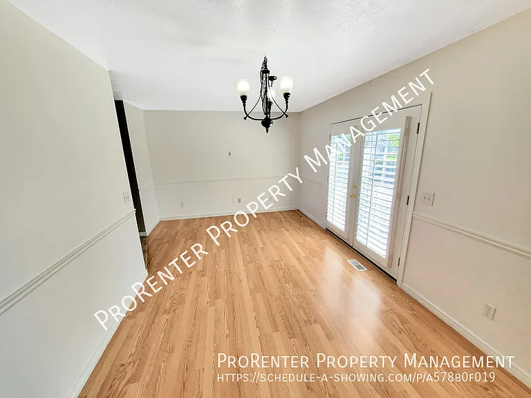 1488 Earl Cir — Photo 6