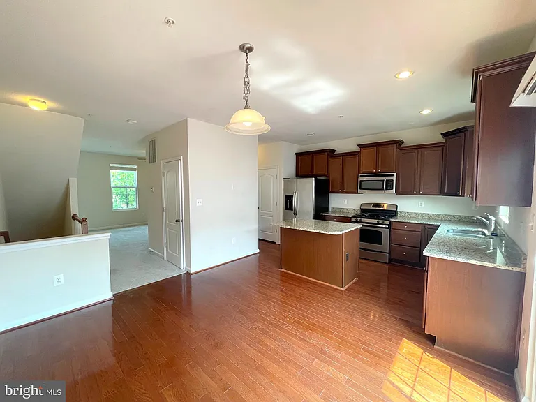 2863 Hedgerow Pl — Photo 6