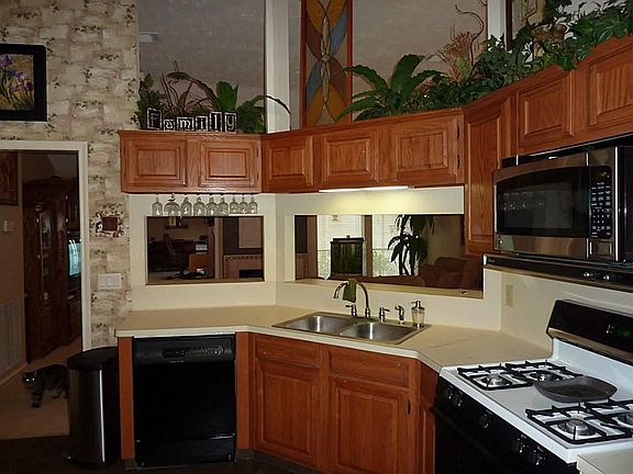 Cozy central kitchen with gas range