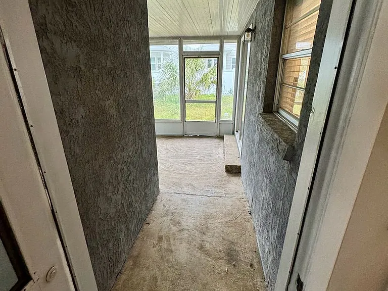 21804 Marlin Ave — Photo 34