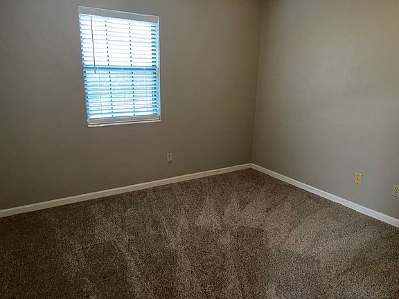 4th image of 2001 Bradford Ct APT D
