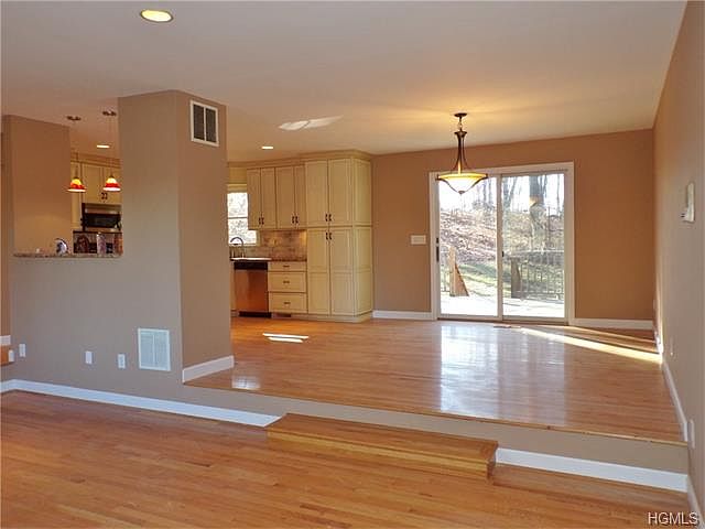 1st image of 131 Highland Ave