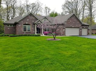 1458 University Dr, Rockford, IL 61107