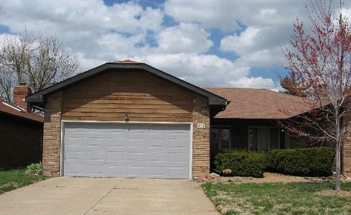 2nd image of 503 E Jewett Pl