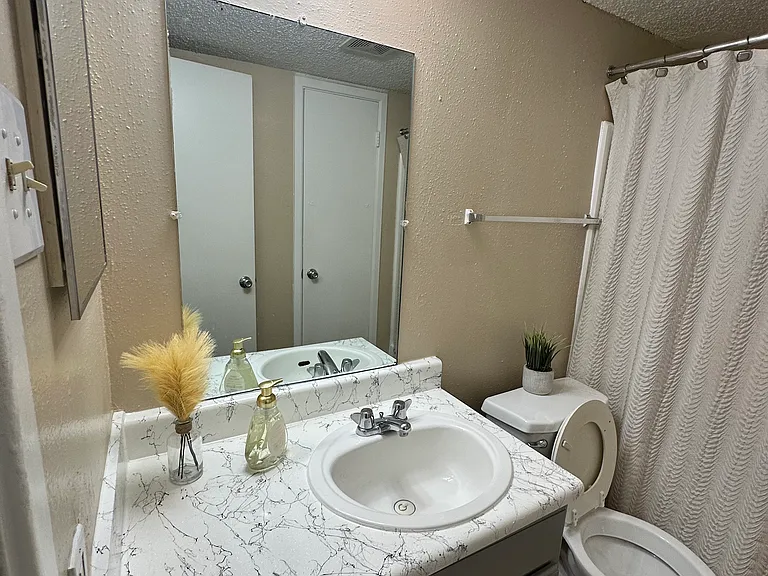 Runnymede Apartments — Photo 4