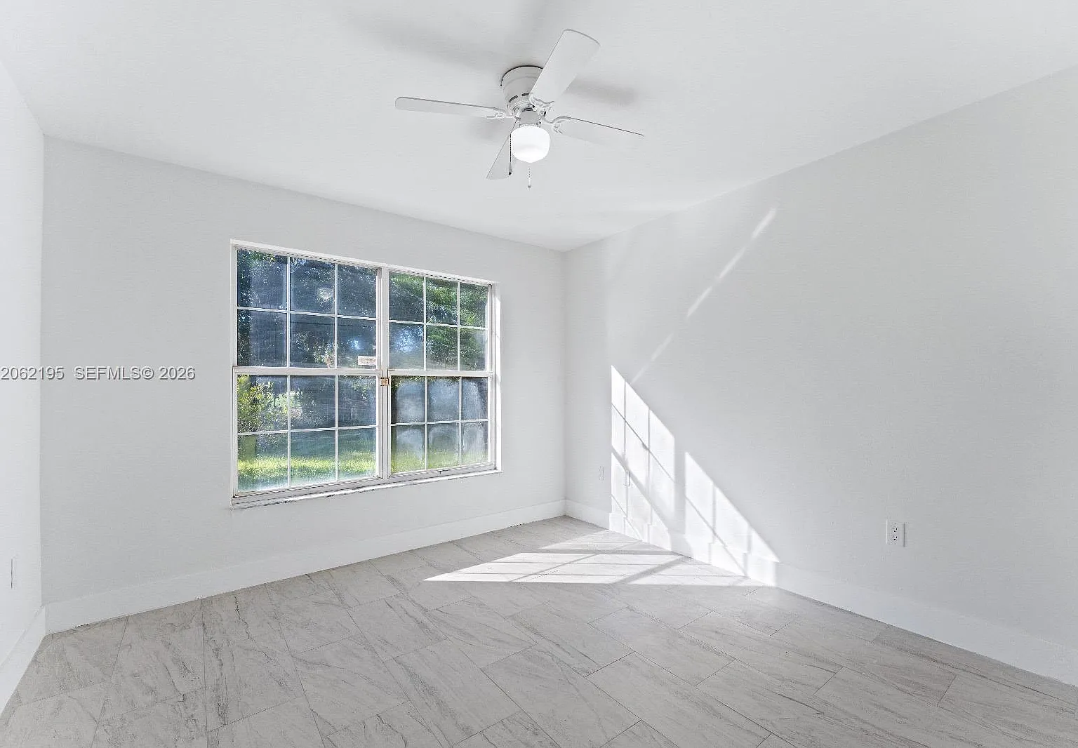 2 bed, 1.0 bath, $1,300 — Photo 4