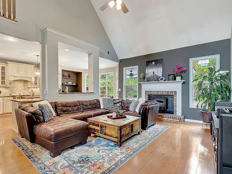 374 Persimmon Dr — Photo 13