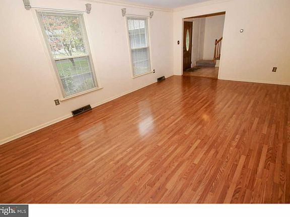 2nd image of 1634 Linden Blvd