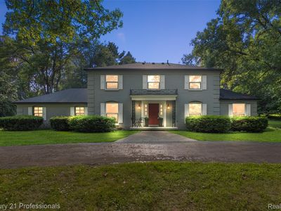 5420 Lahser Rd, Bloomfield Hills, MI, 48302