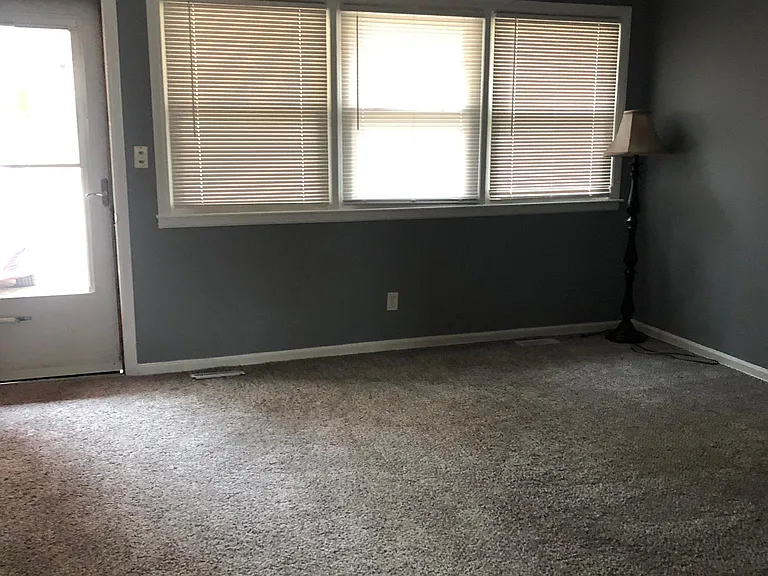 Nice large cozy living room area