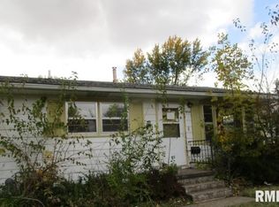 600 N 12th St, Clinton, IA 52732