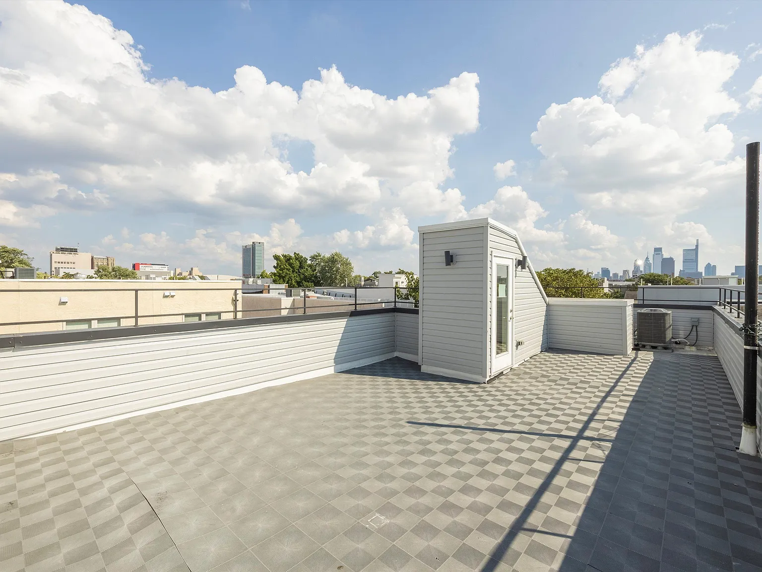 1804 W Berks St Unit A — Photo 2