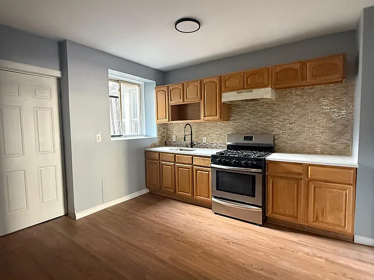275 S 7th St #1N — Photo 2