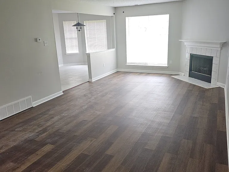 7111 Creekside Dr — Photo 3