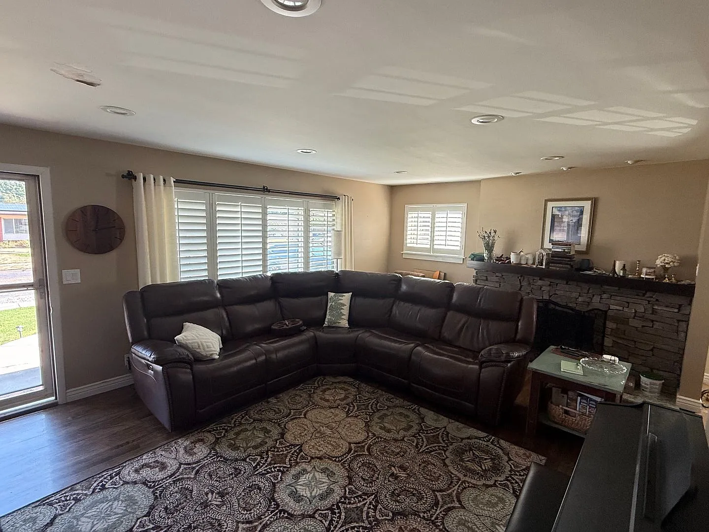 Beautifully remodeled home less than a block from WSU and the McKay Dee surgical center — Photo 2