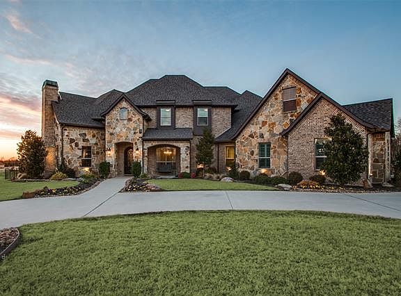 2nd image of 128 Old Vineyard Ln