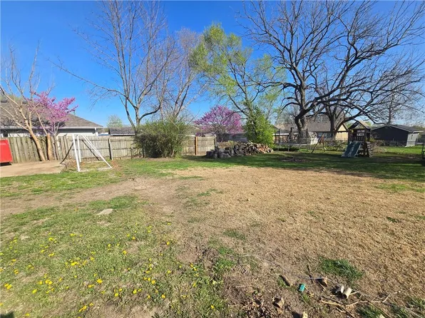 708 W Dryden St, Odessa, MO 64076