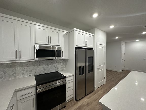 4th image of 16176 Adler Ave