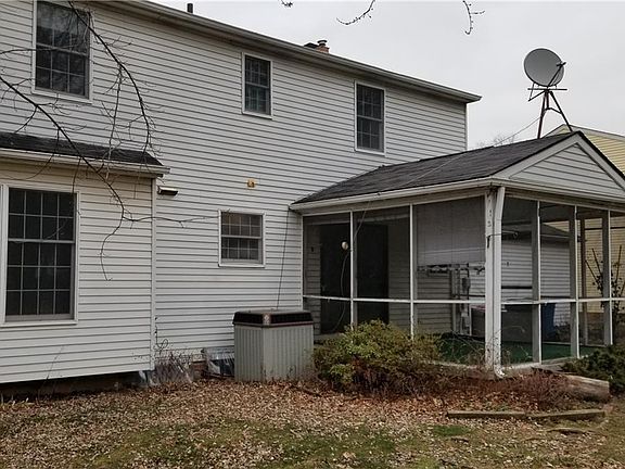 4th image of 29033 Buchanan Dr