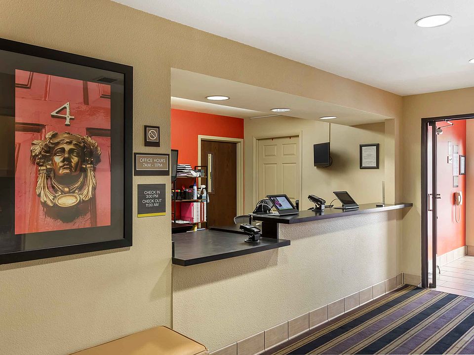 Lobby and Guest Check-in