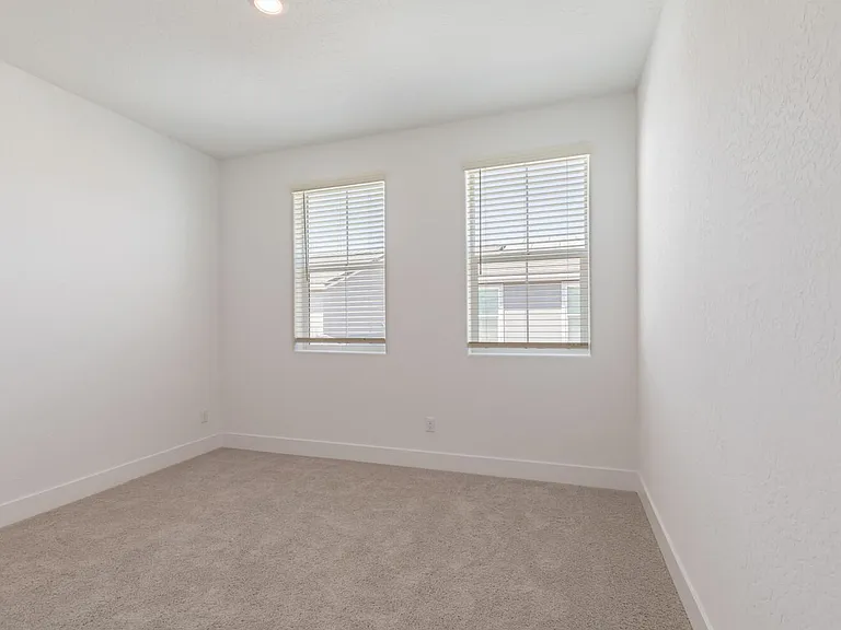 2834 E Tamarind Dr — Photo 13