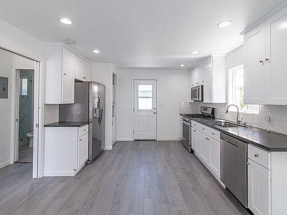 3rd image of 1238 1/8 N Cahuenga Blvd